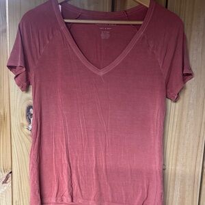 American Eagle Outfitters Short Sleeve V-Neck Tee - Coral